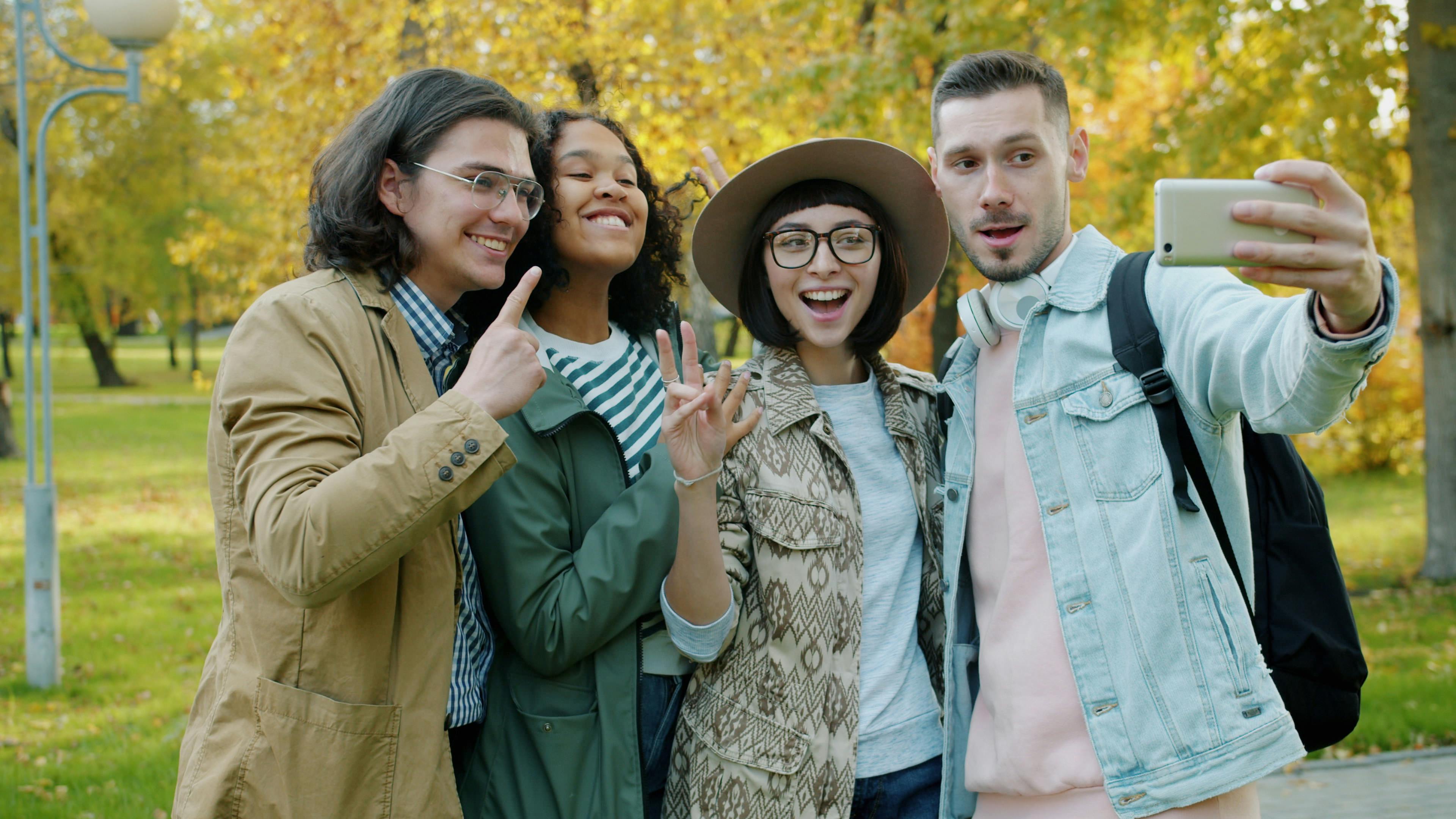 Aktywni mężczyźni dbający o zdrowie i styl życia